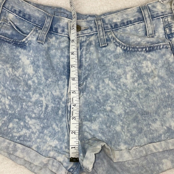 Levi's Orange Tab Reissue Light Blue Acid Wash Denim Jean Shorts Women's 29 EUC - Picture 4 of 11